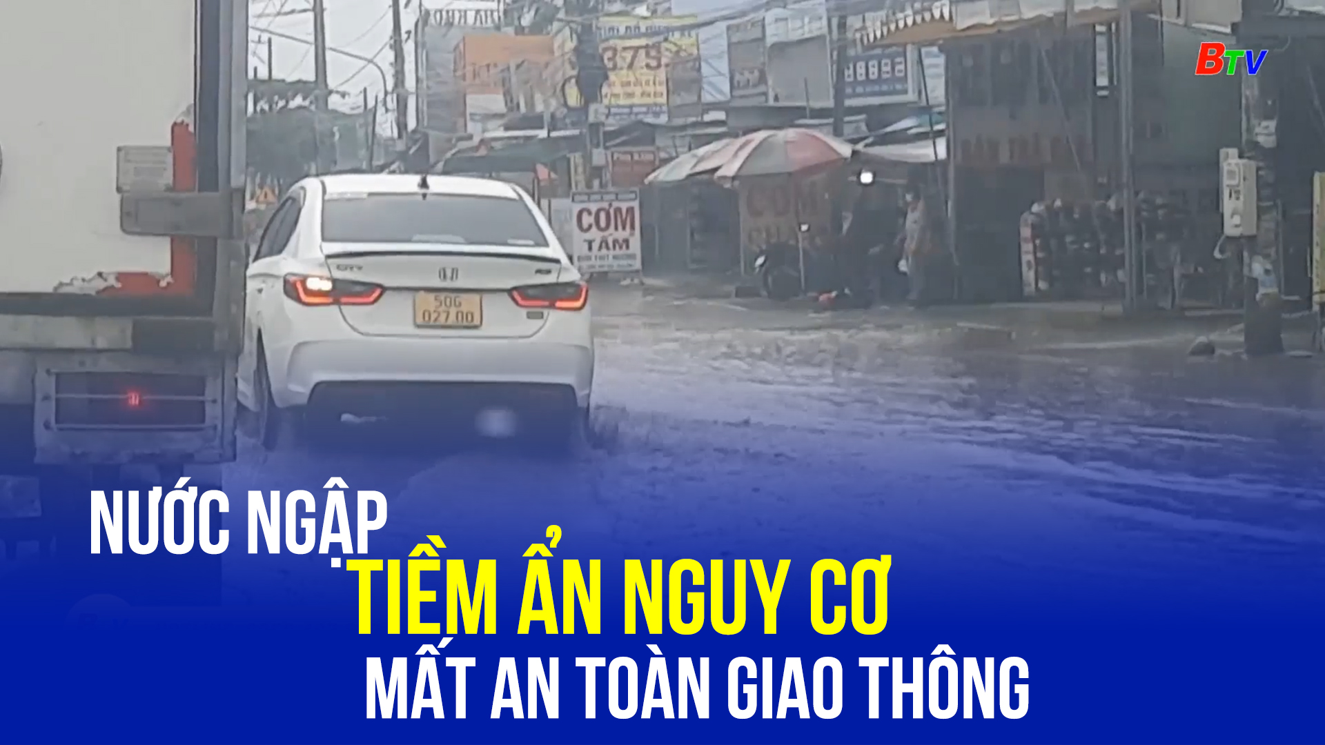 Nước ngập tiềm ẩn nguy cơ mất an toàn giao thông