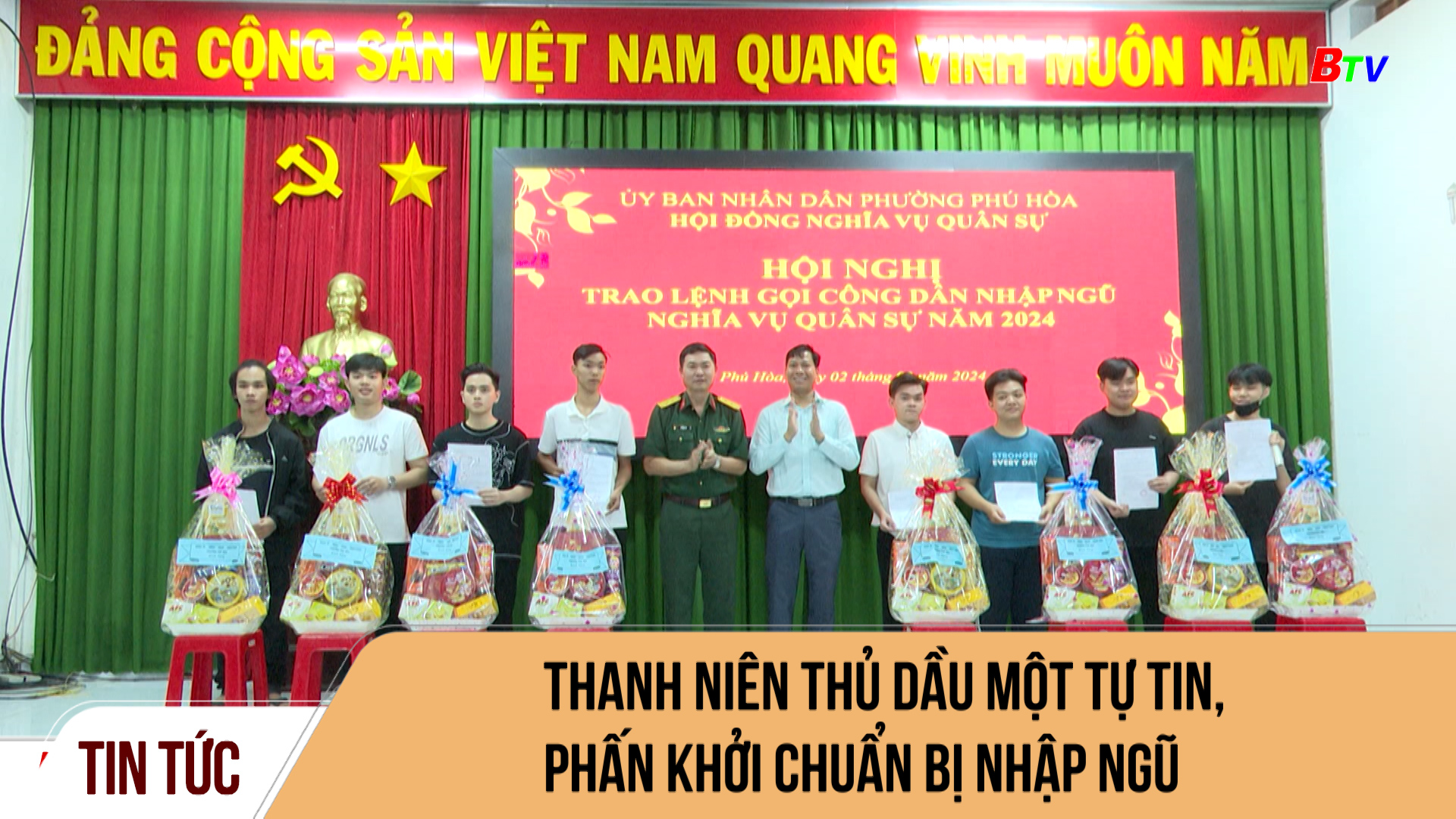 Thanh niên Thủ Dầu Một tự tin, phấn khởi chuẩn bị nhập ngũ