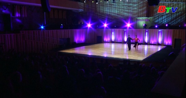 Giải Tango thế giới bước sang nội dung Tango sân khấu