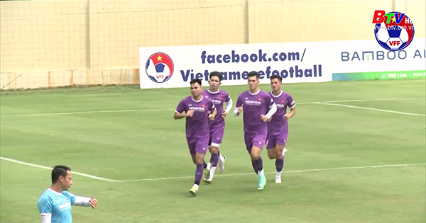 Các đội tuyển bóng đá Việt Nam tích cực chuẩn bị cho các giải đấu quan trọng