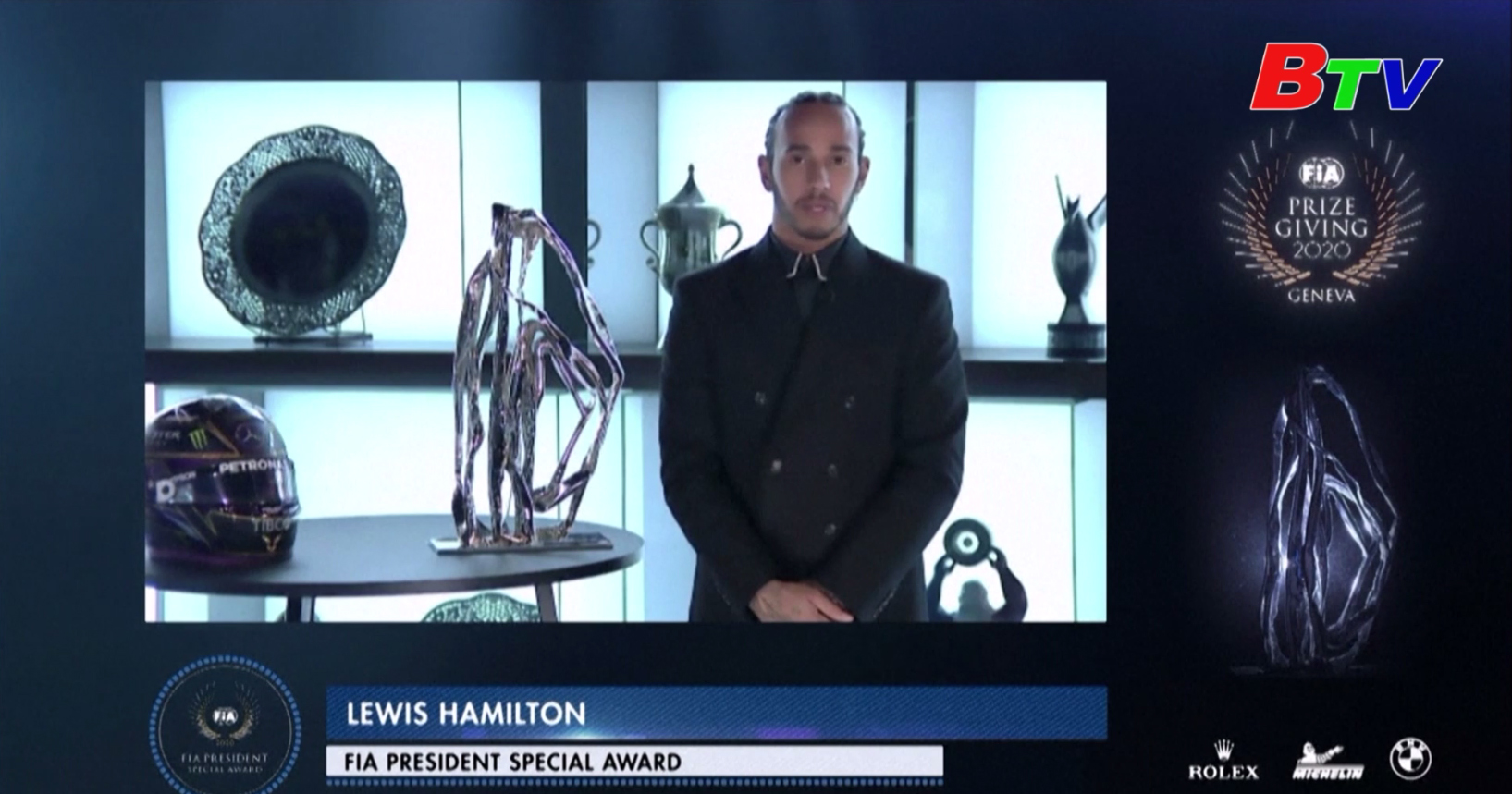 Lewis Hamilton giành cú đúp giải thưởng FIA