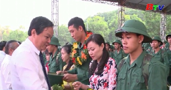 Tưng bừng ngày hội tòng quân ở huyện Bắc Tân Uyên