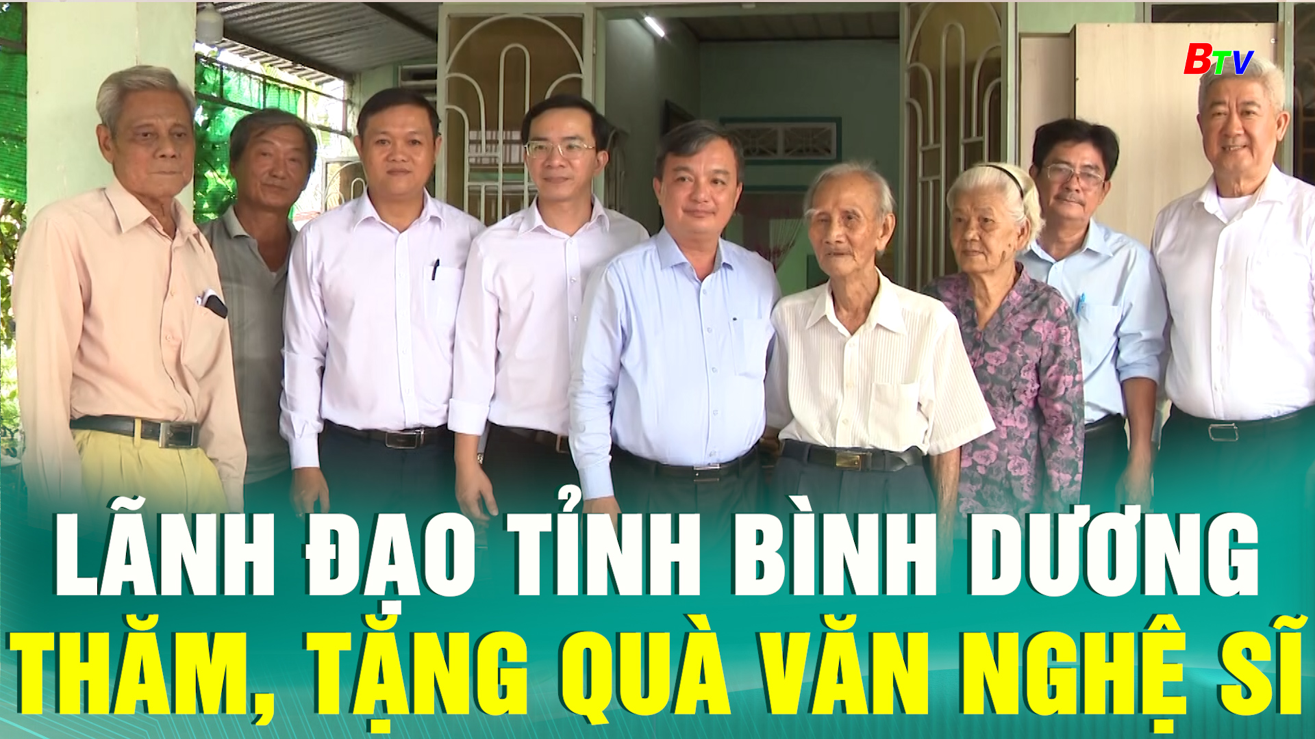 Lãnh đạo tỉnh Bình Dương thăm, tặng quà văn nghệ sĩ