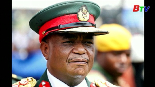 Tư lệnh quân đội Zimbabwe thông báo từ chức