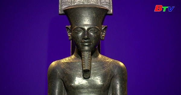 Lần đầu tiên cổ vật từ mộ Pharaoh Tutankhamun  xuất hiện trong triển lãm tại Paris