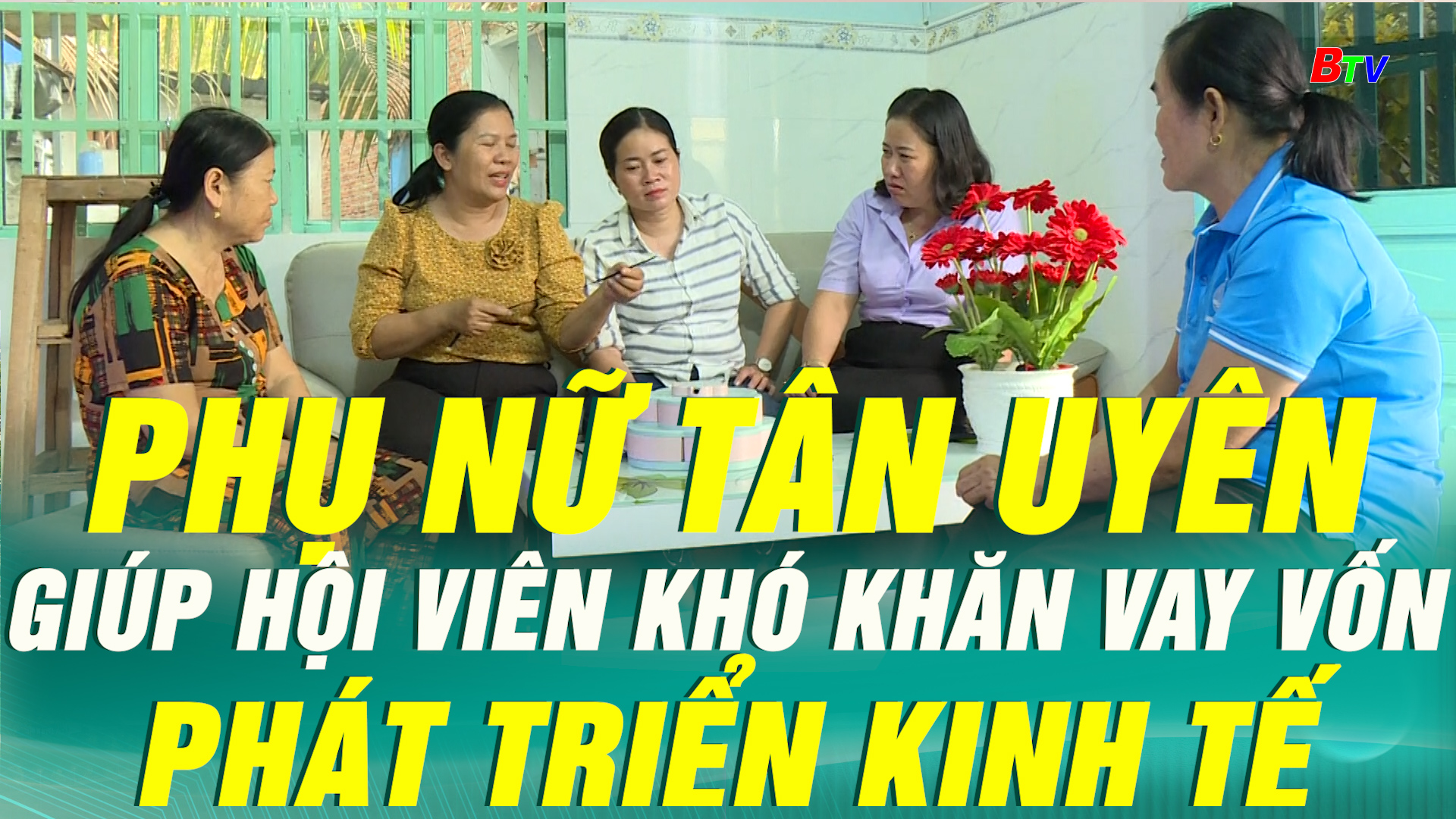 Phụ nữ Tân Uyên giúp hội viên khó khăn vay vốn phát triển kinh tế