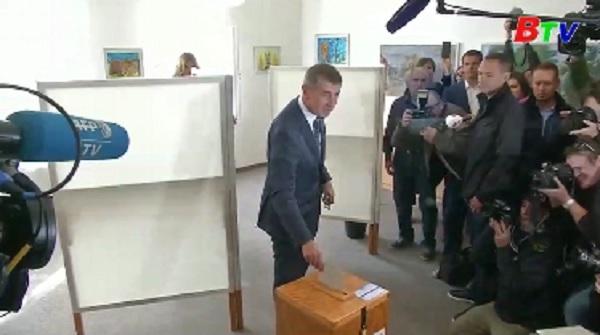 Cử tri Czech bắt đầu bầu cử Hạ viện