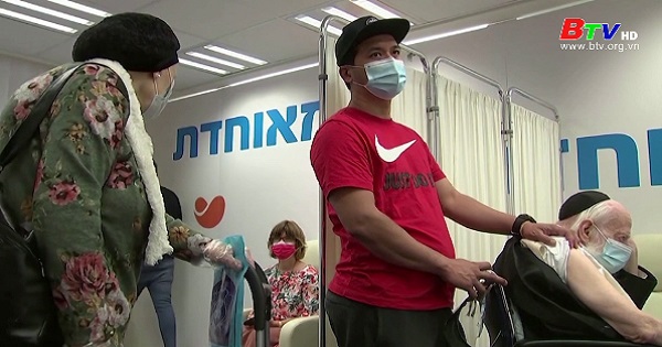 Israel phê duyệt tiêm mũi vaccine thứ 4