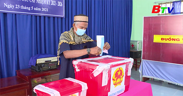 Cử tri dân tộc Chăm tích cực tham gia bầu cử