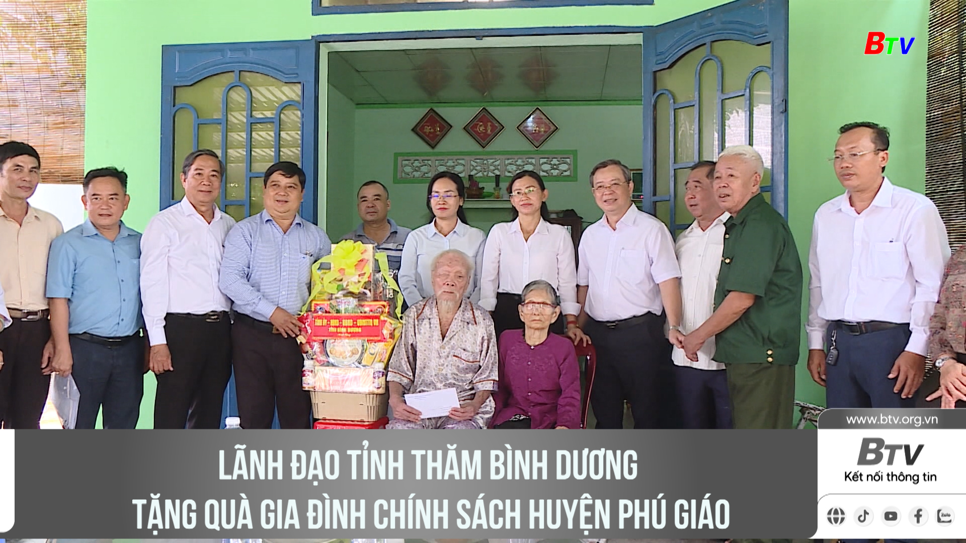 Lãnh đạo tỉnh Bình Dương thăm tặng quà gia đình chính sách huyện Phú Giáo