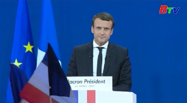 Tổng thống Pháp kêu gọi cử tri bỏ phiếu cho ứng cử viên Macron