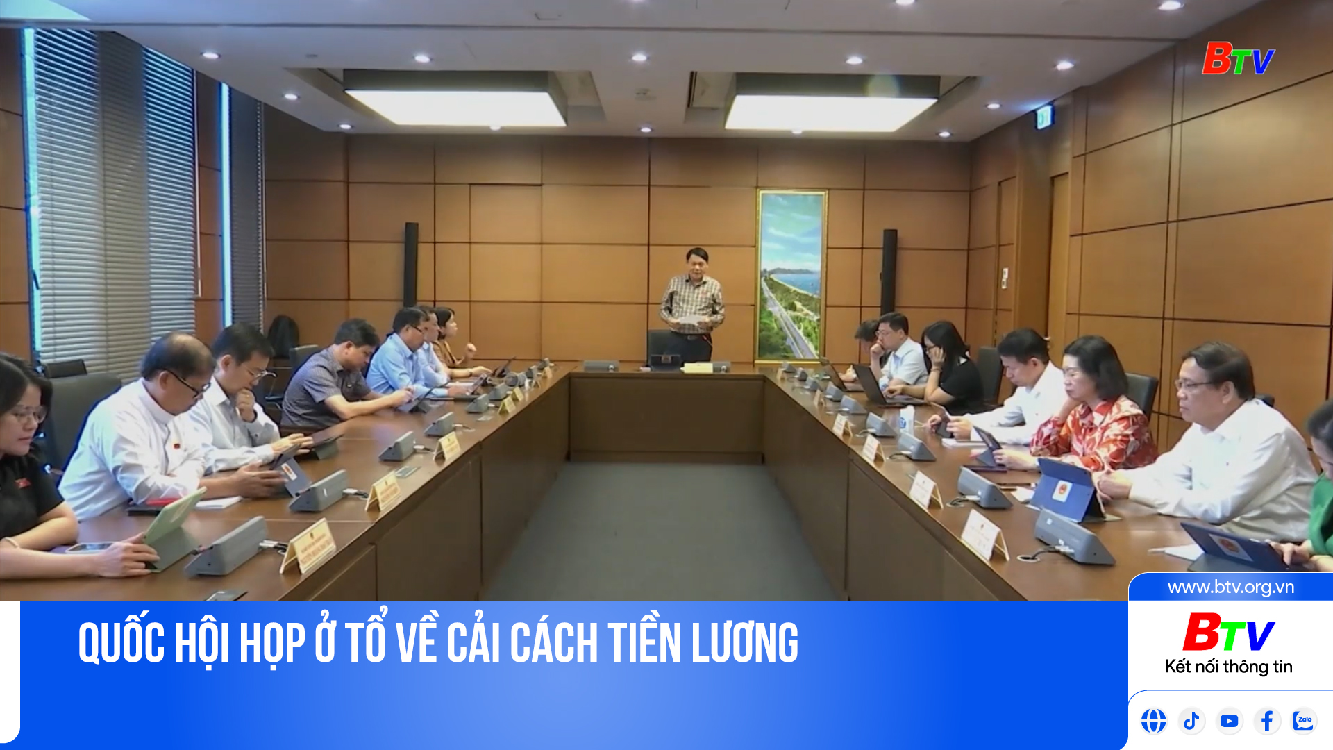 Quốc hội họp ở tổ về cải cách tiền lương