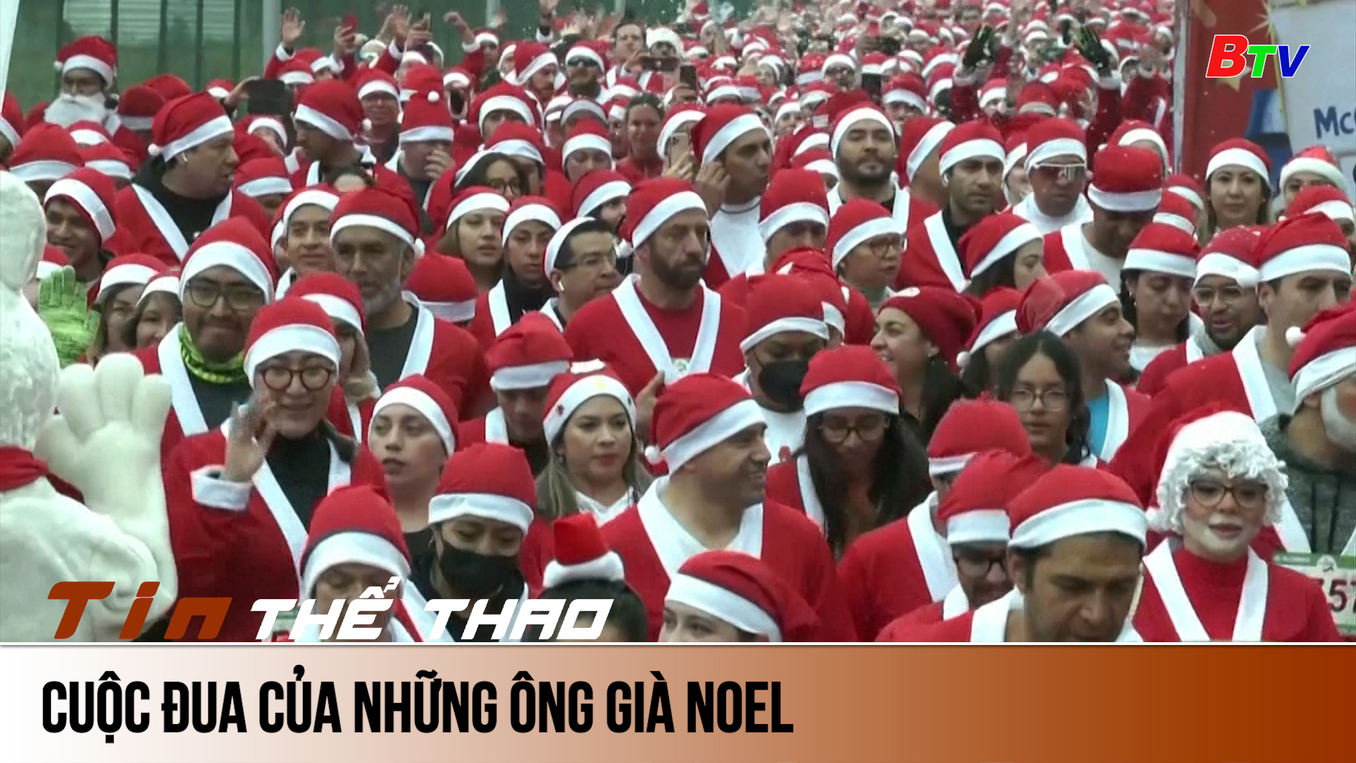 Cuộc đua của những ông già Noel | Tin Thể thao 24h