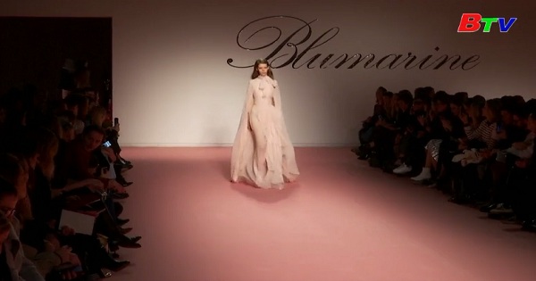 Bộ sưu tập lãng mạn của Blumarine tại tuần lễ thời trang  Milan 2019
