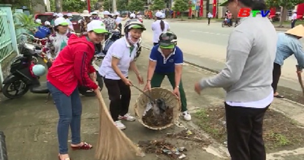 Phụ nữ thi đua thực hiện các phong trào