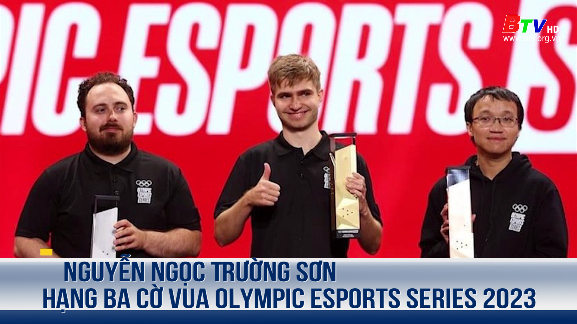 Nguyễn Ngọc Trường Sơn hạng ba cờ vua Olympic Esports Series 2023