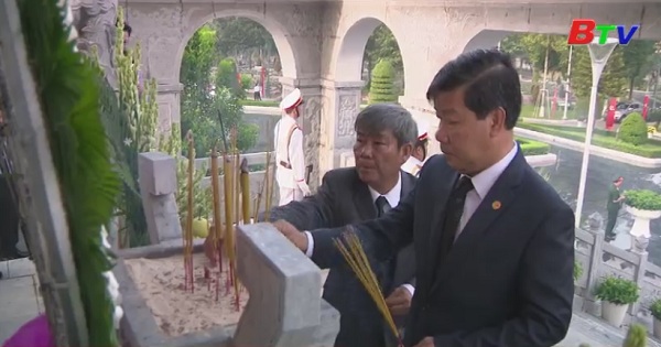 Bình Dương tổ chức viếng Nghĩa trang liệt sĩ tỉnh 