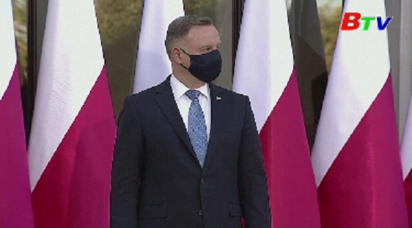 Tổng thống Ba Lan dương tính với COVID-19