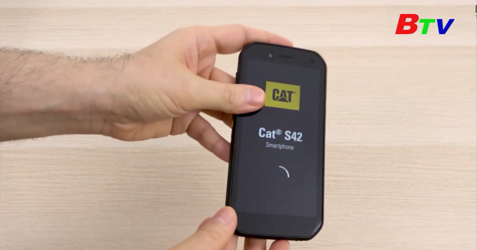 CAT S42 - Điện thoại thông minh kháng khuẩn đầu tiên trên thế giới