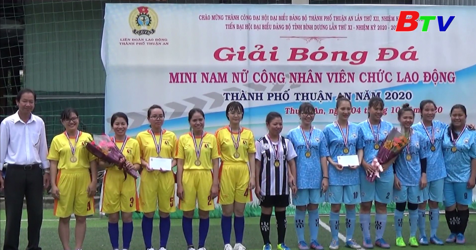 Bế mạc Giải bóng đá mini nam, nữ công nhân viên chức lao động năm 2020