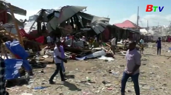Đánh bom xe gây thương vong tại thủ đô Mogadishu của Somalia