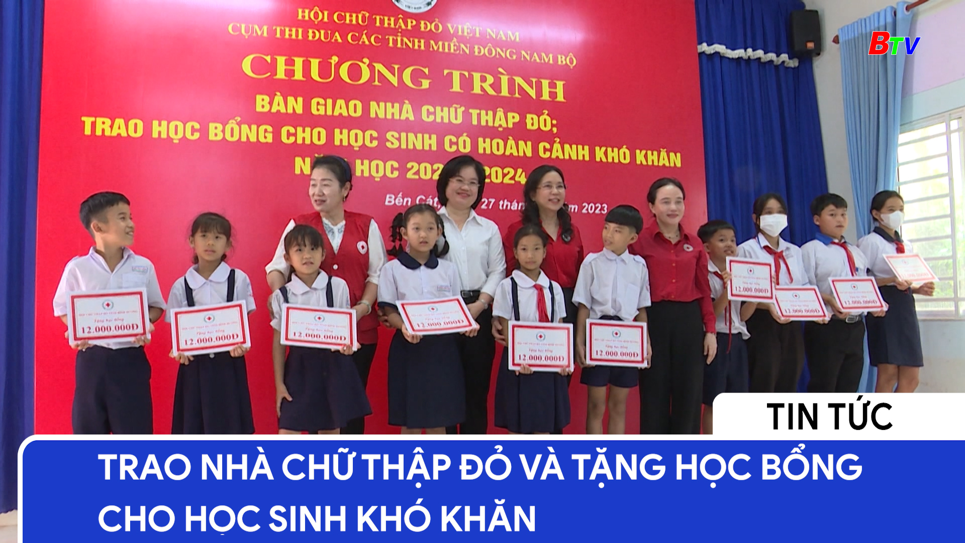 Trao nhà chữ thập đỏ và tặng học bổng cho học sinh khó khăn