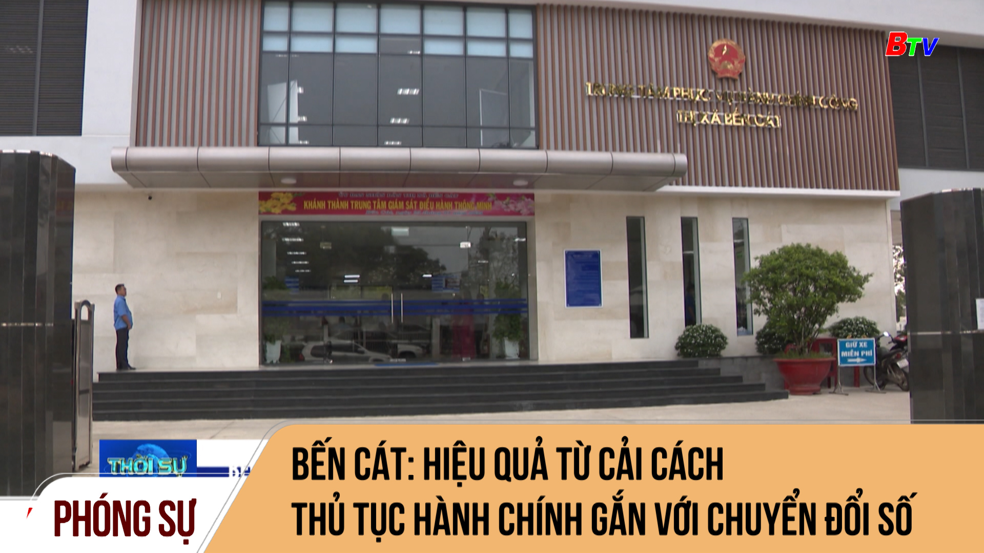 Thăm và mừng thọ các cụ 100 tuổi thị xã Bến Cát