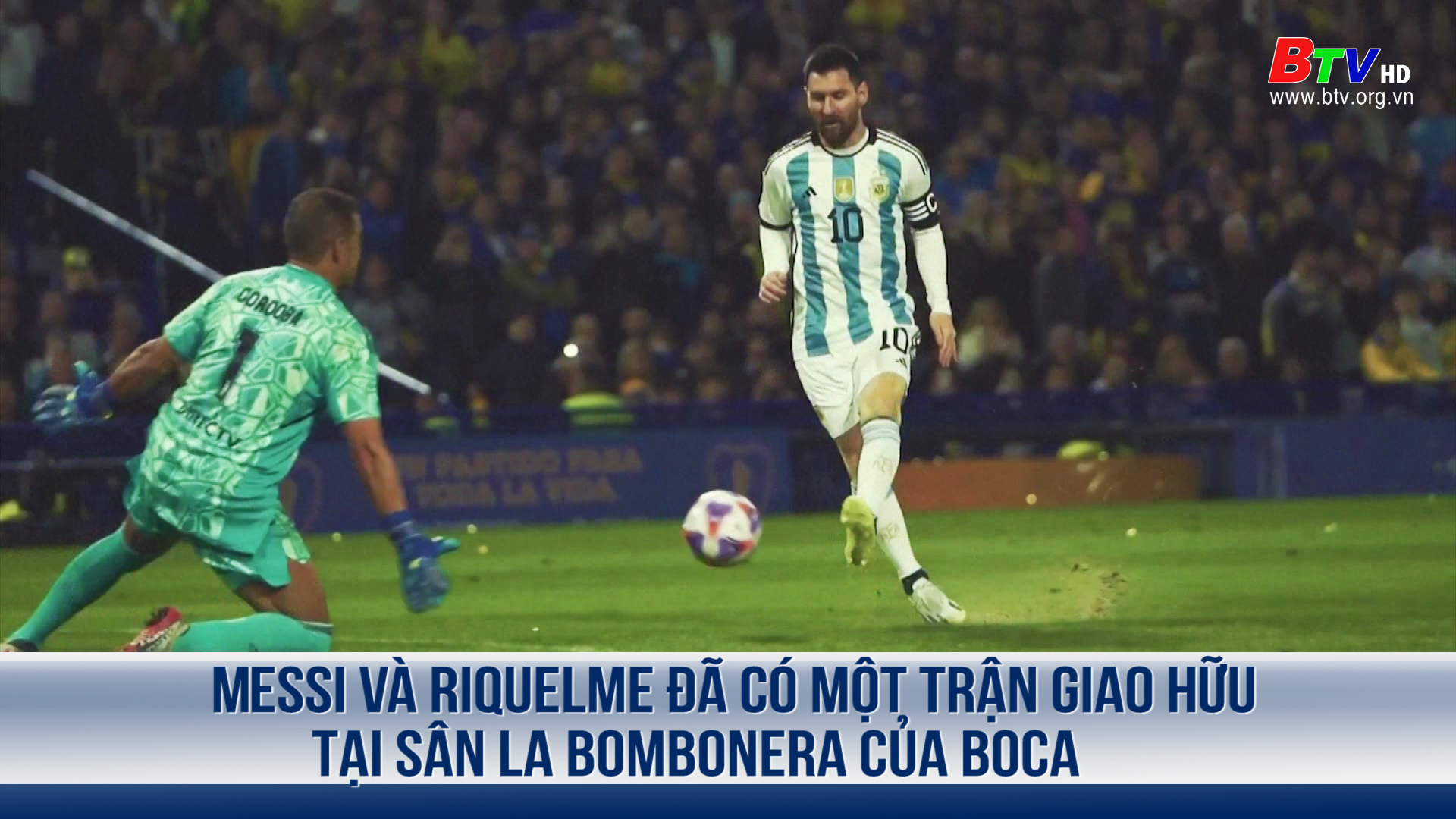 Messi và Riquelme đã có một trận giao hữu tại sân La Bombonera của Boca 