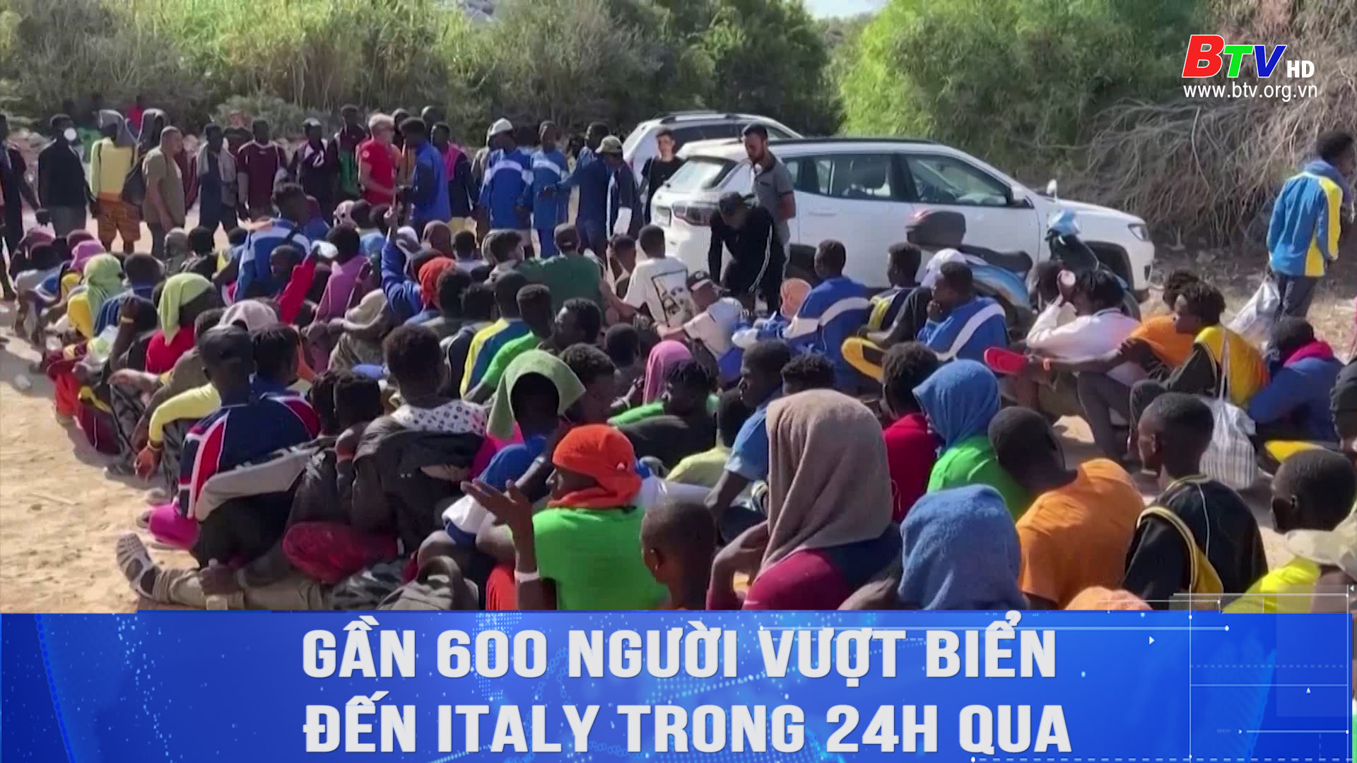 Gần 600 người vượt biển đến Italy trong 24h qua