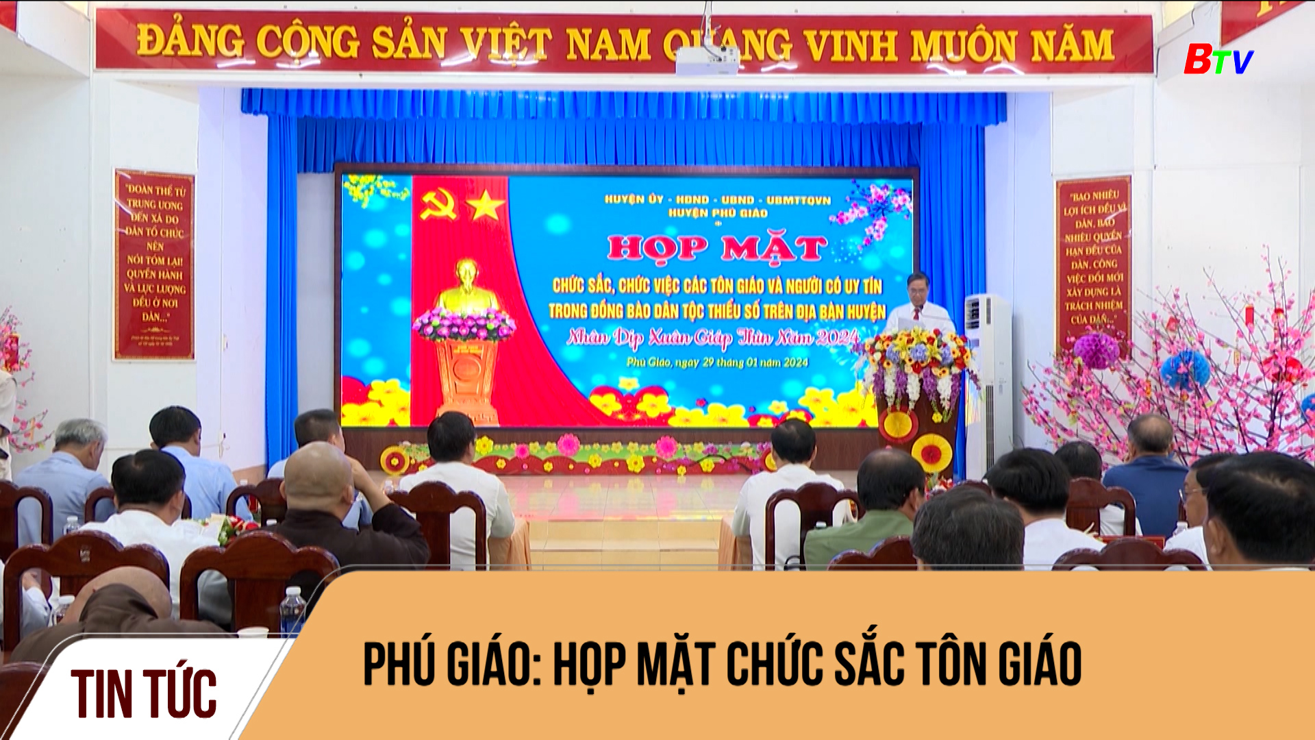 Phú Giáo: họp mặt chức sắc tôn giáo