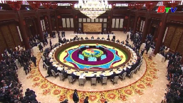 Thủ tướng dự họp bàn tròn của Diễn đàn ‘Vành đai và Con đường’