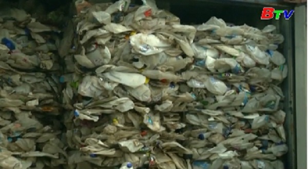 Malaysia gửi trả 3.000 tấn rác thải nhựa về nước xuất xứ
