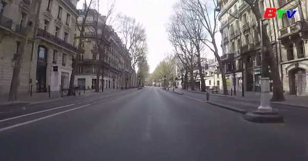 Khung cảnh yên bình của thủ đô Paris