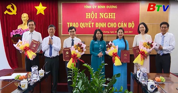 Trao quyết định điều động, bổ nhiệm, bổ nhiệm lại cán bộ