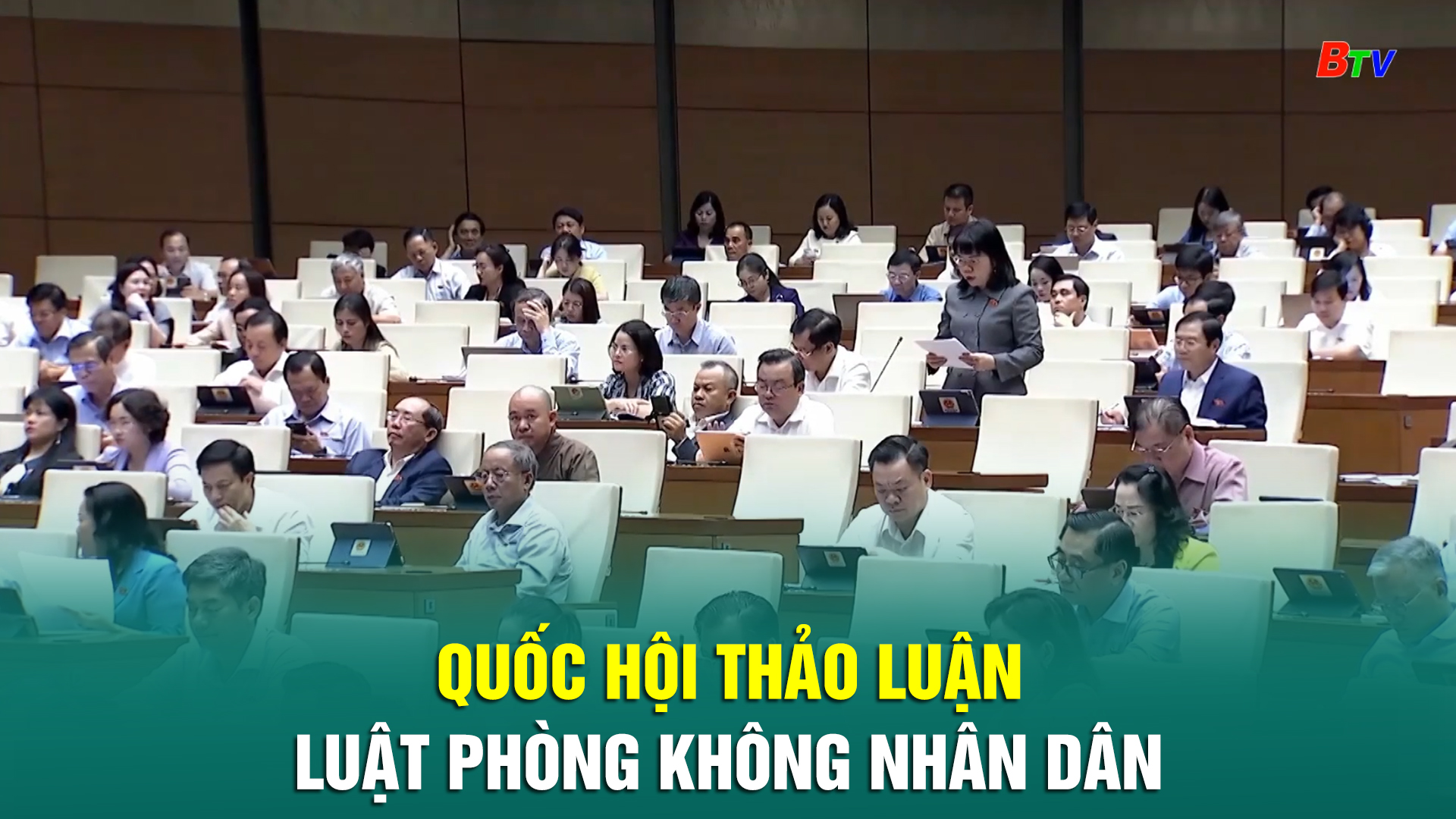 Quốc hội thảo luận Luật Phòng không nhân dân