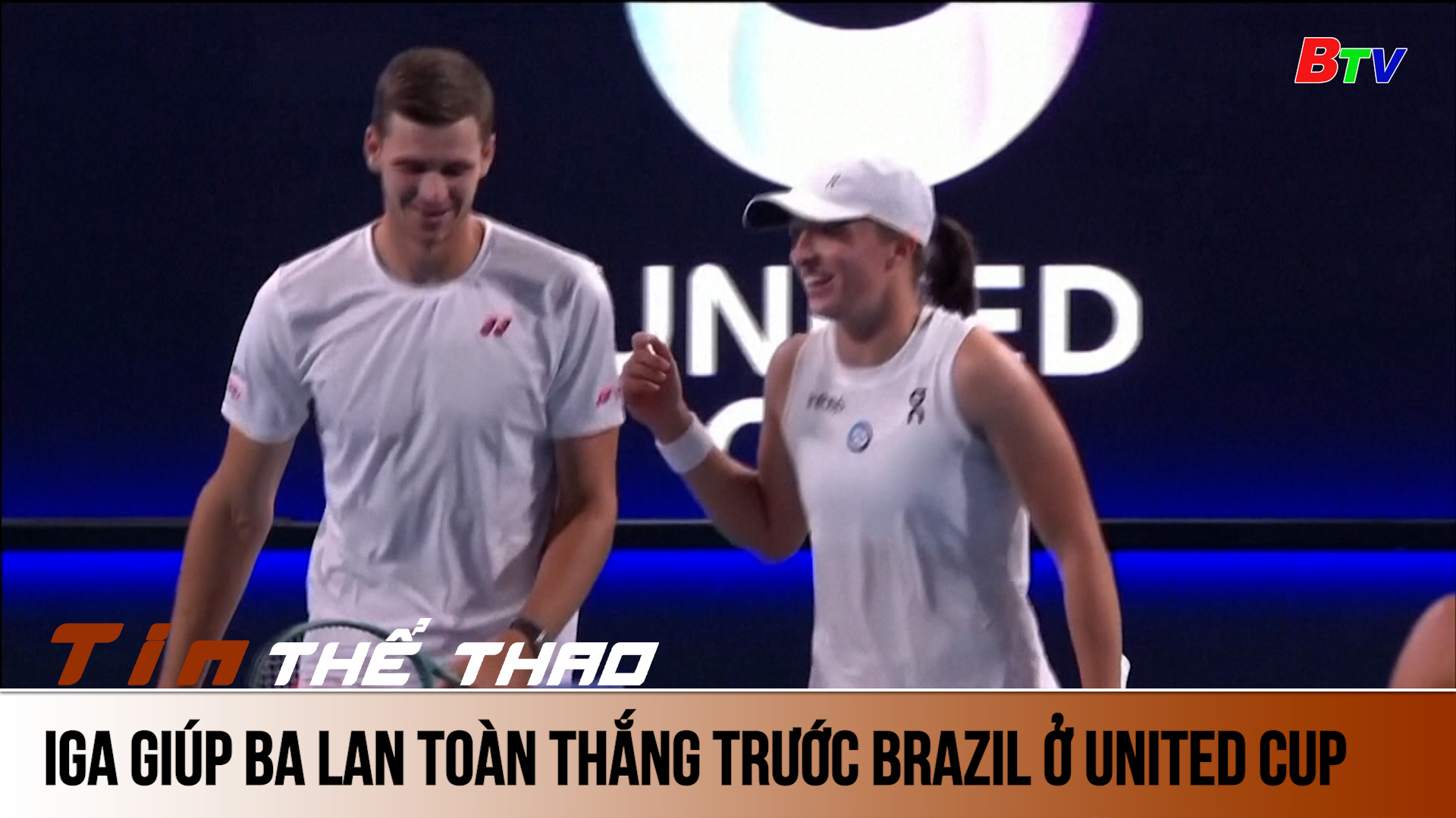 Iga Swiatek giúp Ba Lan toàn thắng trước Brazil ở United Cup | Tin Thể thao 24h